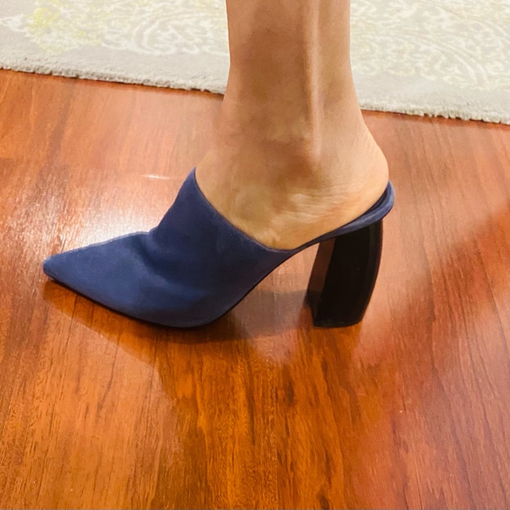 Mercedes Castillo suede Mule size 41/11.